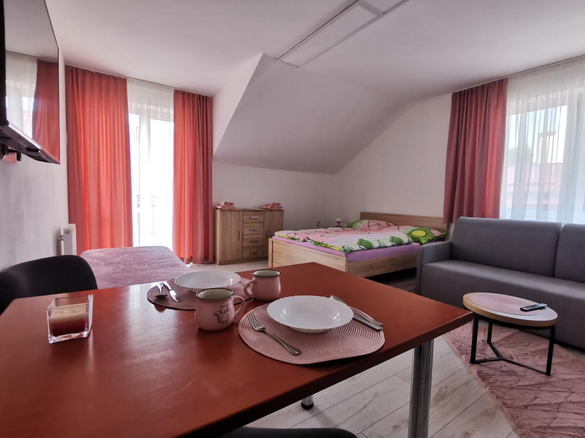 Comenius Apartments - Apartmany Na Rohu Свидник Екстериор снимка